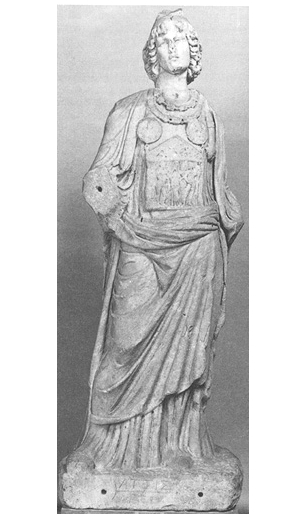 Roomalainen patsas 100-luvulta esittää naisen vaatteisiin pukeutunutta gallusta. Gallus-papit kastroivat itsensä hedelmällisyyden jumalattaren kunniaksi.