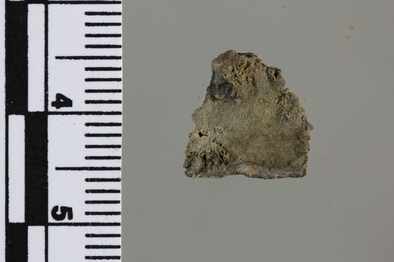 Oletettavasti soljesta murtunut osa. Kuva: J. Mujunen.