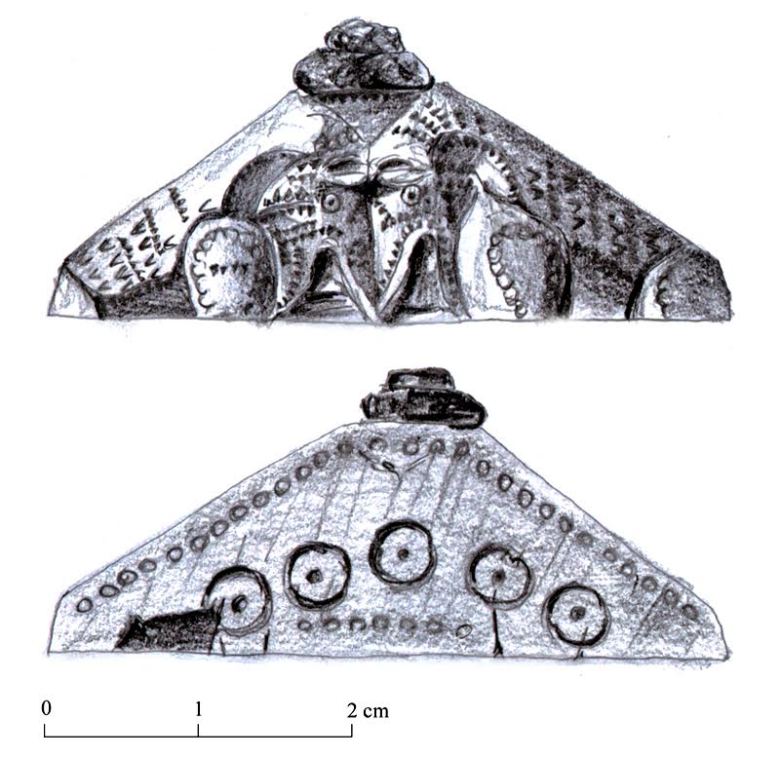 Kuva 3. Haudan A5 miekan ponsi molemmilta puolilta. Piirros: Mikko Moilanen.