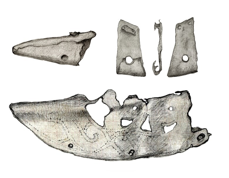 Pronssisia puukon tupen osia. Piirros: Inga Nieminen, Museovirasto