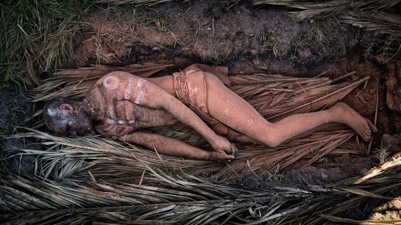 Tietokonerekonstruktio Mungon miehen hautauksesta. Kuva: PBS.