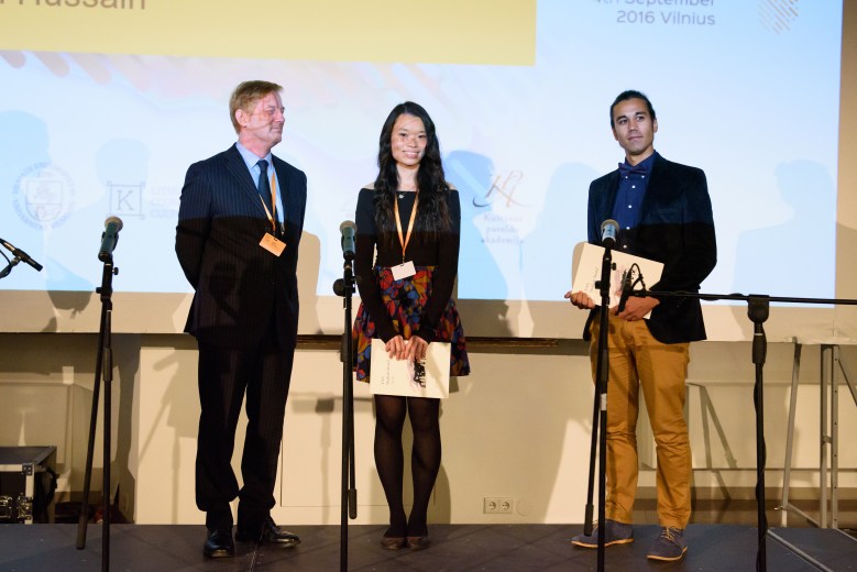 Sian Mui (keskellä) oli toinen konferenssin palkituista esitelmöitsijöistä. Kuva: The European Association of Archaeologists.