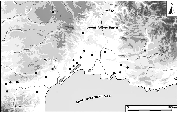 Etelä-Ranskassa sijaitsevia rautakautisia asuinpaikkoja, joilta on löytynyt ihmiskallon kappaleita. Kuva: Armin 2012, fig. 5.17.