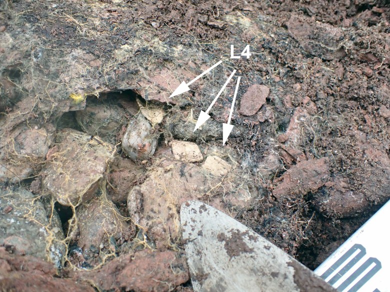 Ulvila röykkiö kaivaus palanut luu kiveys laakakivi Mikroliitti